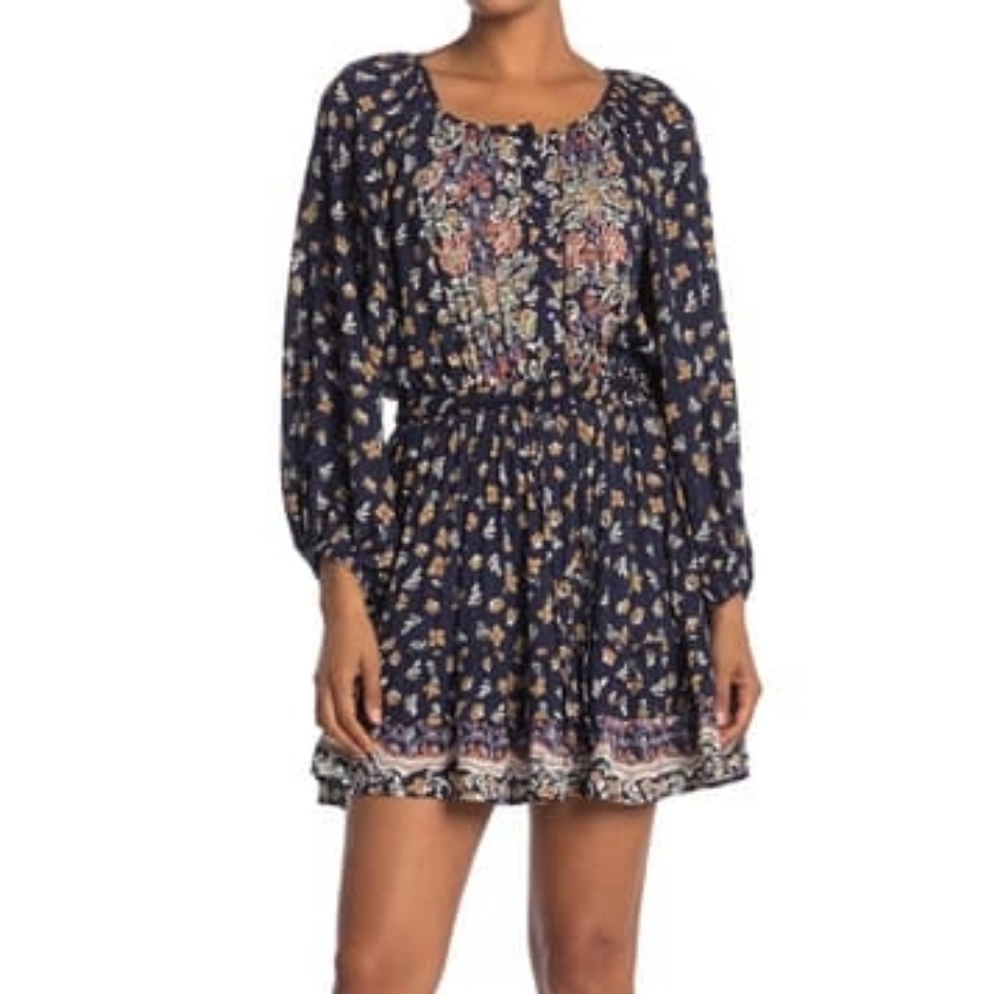 - Angle  Long sleeve Printed Dress